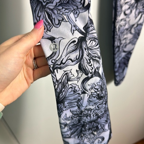 Lululemon Speed Up Tight 28" Hanakotoba Starlight Multi Size 10 - Picture 6 of 14